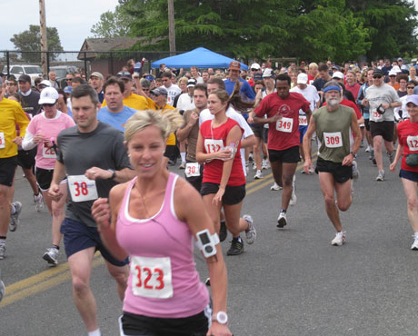 The 2009 San Juan Island Marathon got underway Sunday morning....