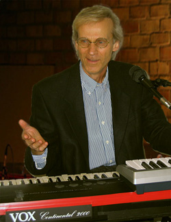 Rob performing as keyboard legend Ray Manzarek, of the Doors