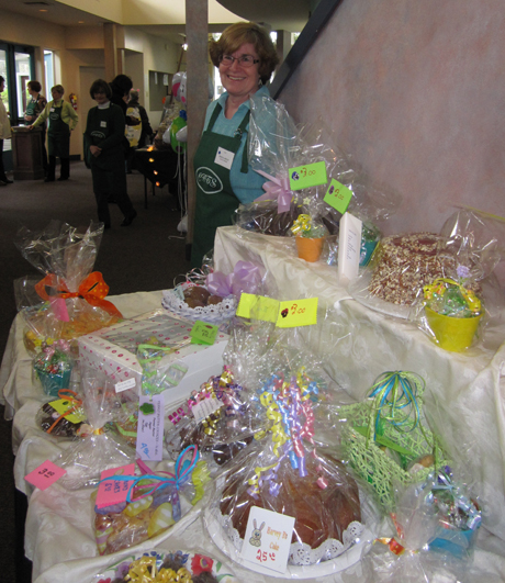 Marta and all the CATS folks saw a lobby-full of goodies get wiped out on Saturday at the Community Theatre's Incredible Edibles fundraisers...they were down to only two tables when I dropped in an hour after they started. Now, THAT's a bake sale!