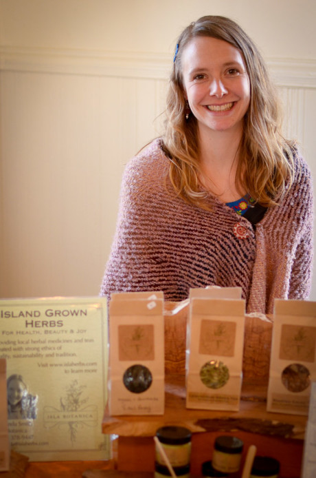 Amanda Smith of Isla Botanica creates Regular and Decaf Teas 