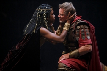 Yanna McIntosh as Cleopatra and Geraint Wyn Davies as Mark Antony in Antony and Cleopatra. Photo by David Hou.